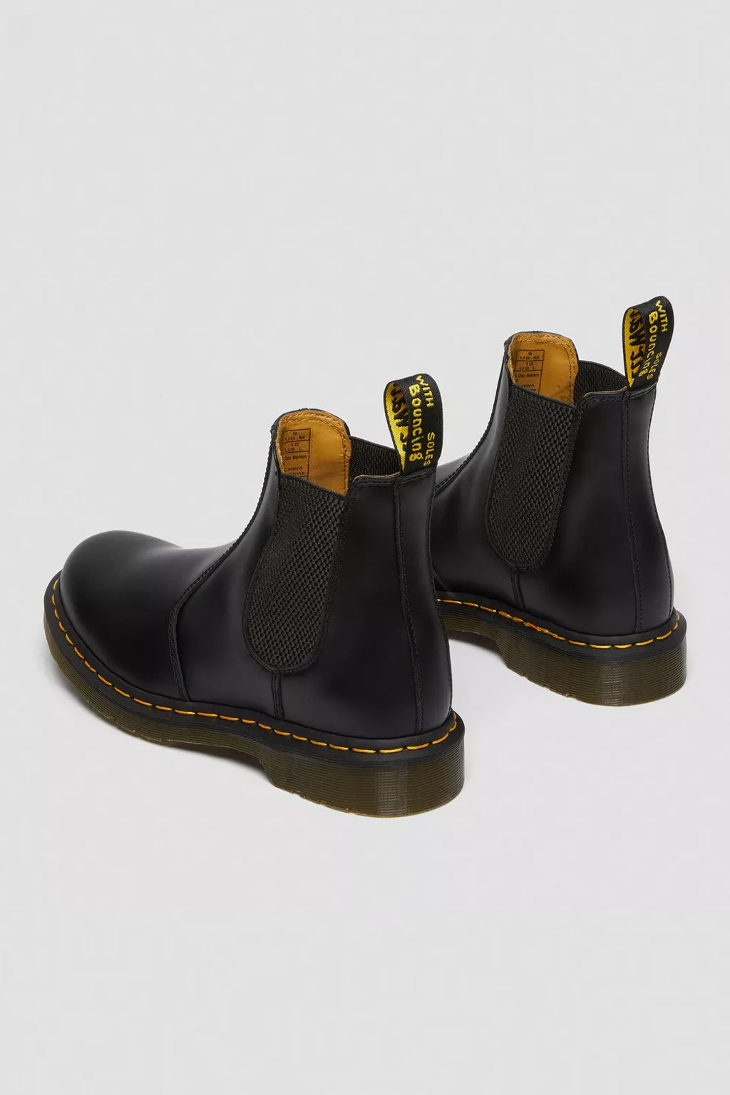 2976 Smooth Leather Chelsea Boots Boots Dr. Martens   