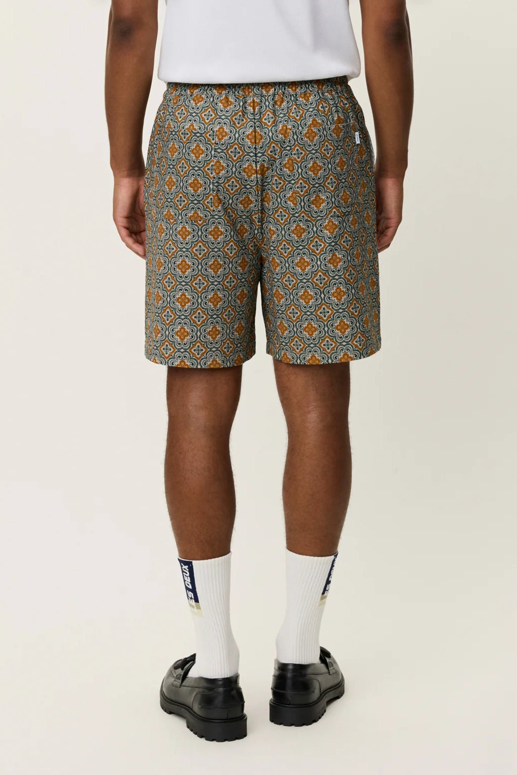 Harry Arabesque Aop Shorts Shorts Les Deux